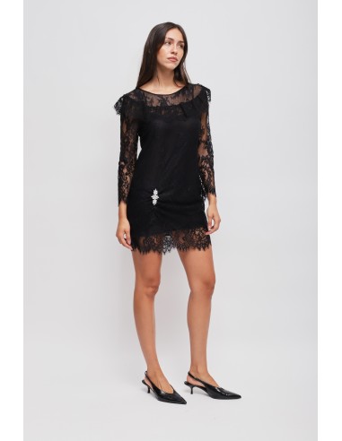 Mini Vestido em Renda com Detalhe de Joia Maryley