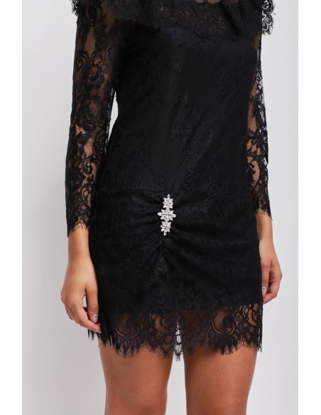 Mini Vestido em Renda com Detalhe de Joia Maryley