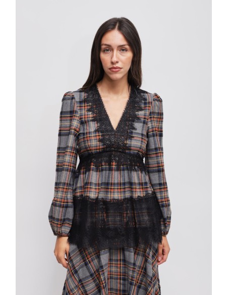 Blusa xadrez com detalhes em renda Maryley