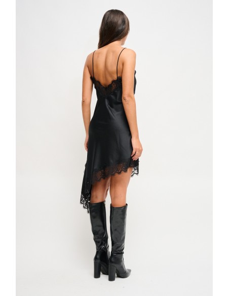 Vestido Assimétrico em Cetim com Acabamentos em Renda Maryley