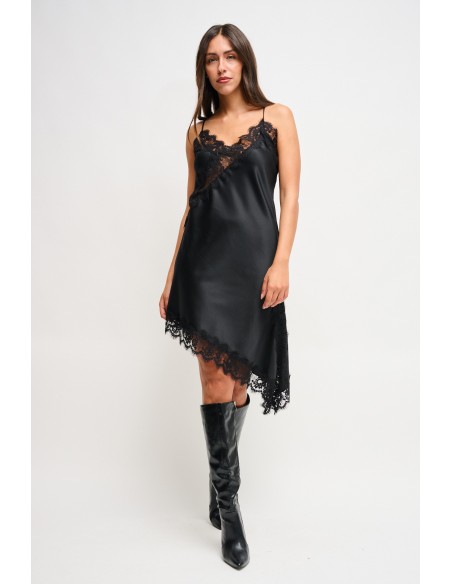 Vestido Assimétrico em Cetim com Acabamentos em Renda Maryley