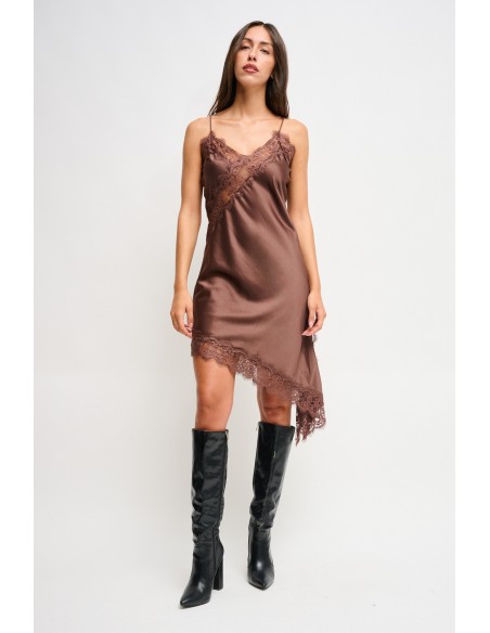 Vestido Assimétrico em Cetim com Acabamentos em Renda Maryley