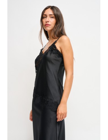 Top em cetim com acabamentos em renda Maryley