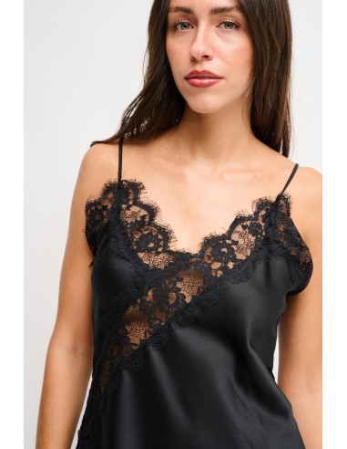 Top em cetim com acabamentos em renda Maryley