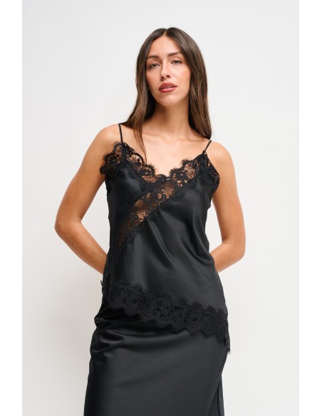 Top de cetim com acabamentos em renda Maryley