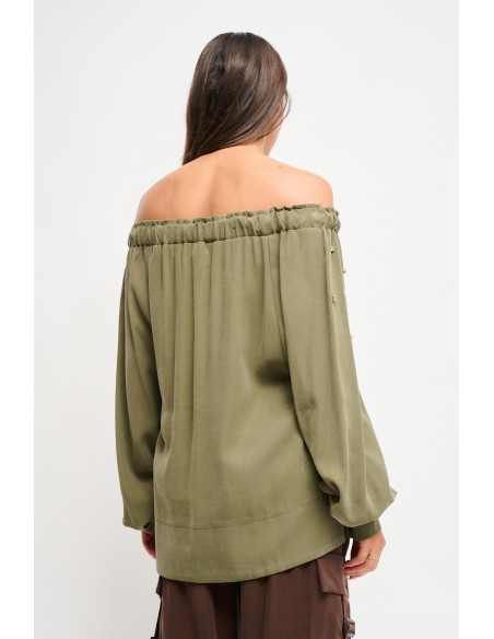 Top em viscose com decote em barco e strass Maryley