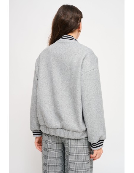 Bomber com detalhe de jóia Maryley