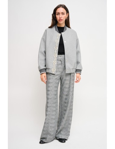 Bomber com detalhe de joia Maryley