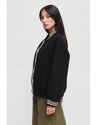 Bomber com detalhe de joia Maryley
