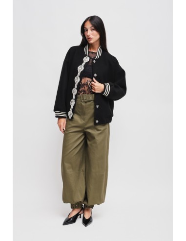 Bomber com Detalhe de Joia Maryley