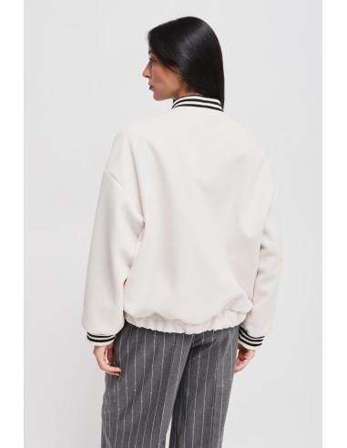 Bomber com detalhe de jóia Maryley