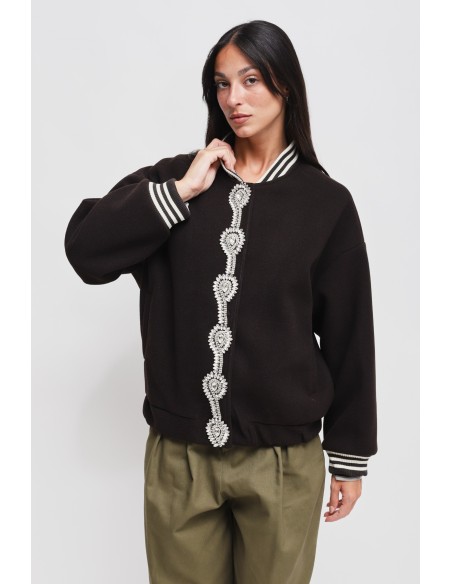 Bomber com detalhe de joia Maryley