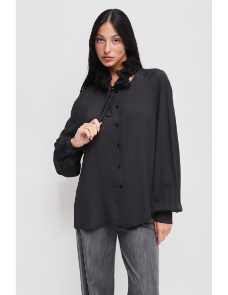 Camisa em viscose com gola vitoriana Maryley