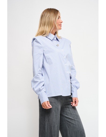 Camisa Bastoncino com ombros almofadados e broche de joia Maryley