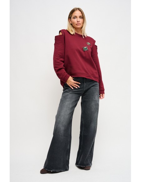 Sweatshirt com recortes nos ombros e broches jóia Maryley