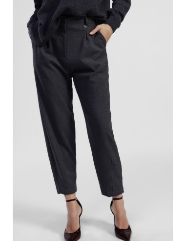 Calças com Pinças e Perna Cropped Dixie