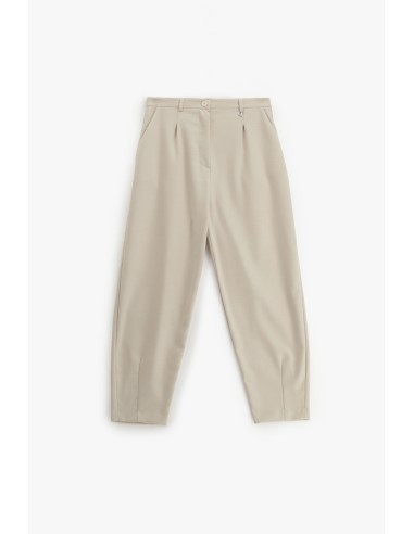 Calças com Pinças e Perna Cropped Dixie