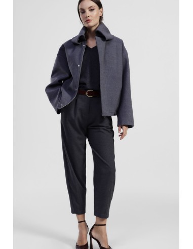 Calças com pence e perna cropped Dixie