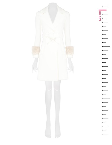 Casaco Comprido em Veludo com Punhos em Pele Sintética e Cinto Coordenado Rinascimento