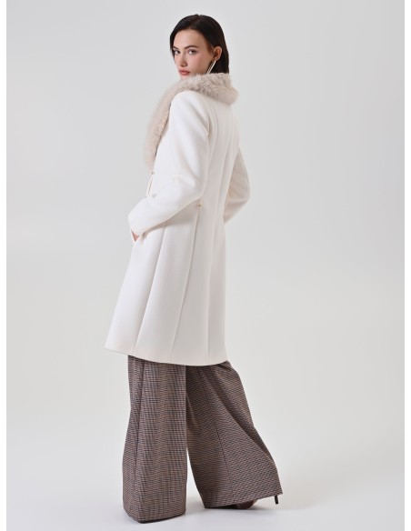 Casaco longo cinturado em veludo com gola em pêlo sintético removível e cinto em pele sintética Rinascimento