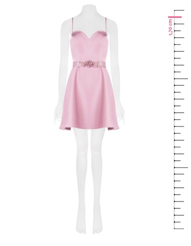 Vestido curto rodado em cetim com detalhe de joia na cintura Rinascimento