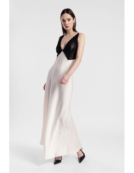 Vestido longo com aplicações em renda e alças finas Dixie
