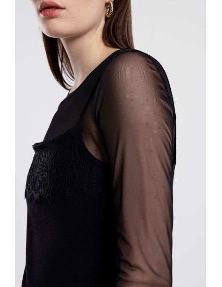 Vestido Longo com Aplicações em Renda e Mangas Transparentes Dixie