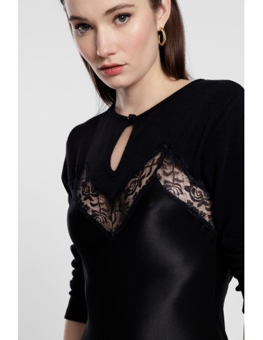 Vestido longo com aplicações em renda e mangas compridas Dixie