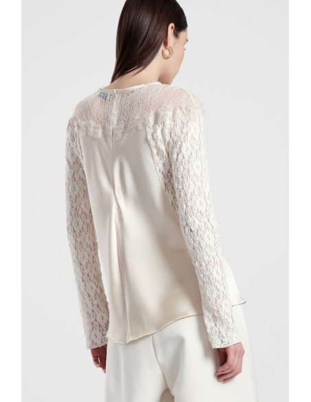 Blusa com mangas em renda e decote redondo Dixie