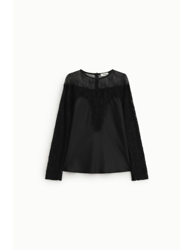 Blusa com mangas em renda e decote redondo Dixie