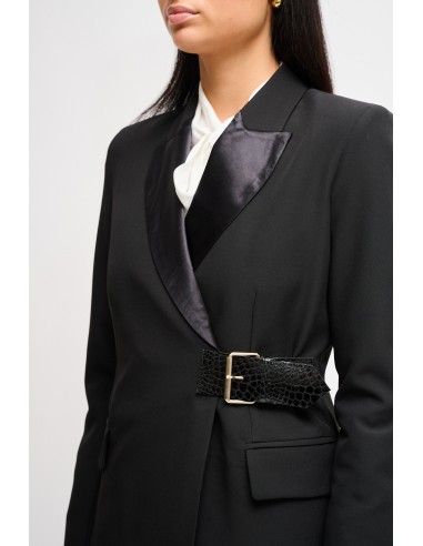 Blazer com lapela em cetim e detalhe de cinto Maryley