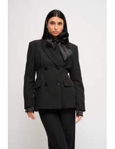 Blazer cruzado com detalhes em cetim Maryley