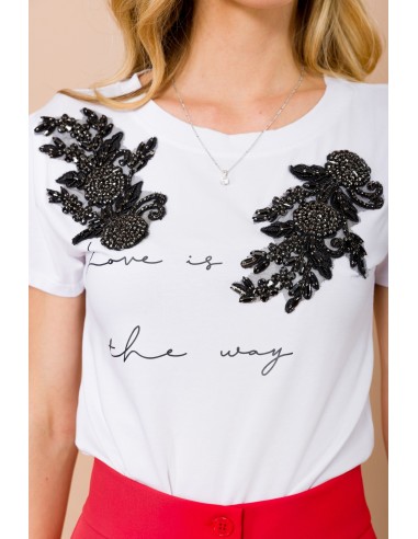 T-Shirt Love Is The Way com aplicações de jóias Maryley