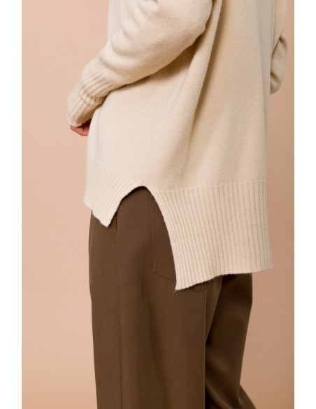 Camisola Oversize com Decote em V e Fendas Laterais Maryley