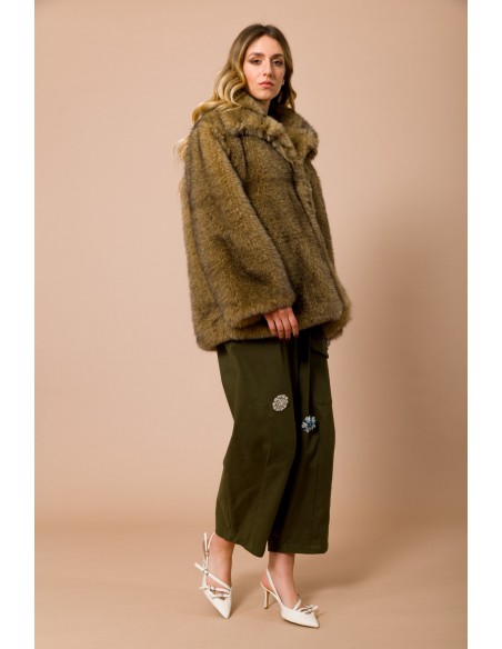 Ecopelo Lupo Oversize Com Gola Alta E Botões de Pressão Maryley