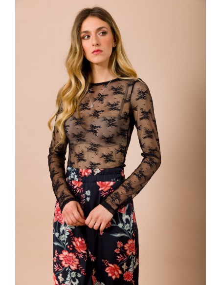 Blusa em Renda Gola Redonda Corte Slim Manga Comprida Maryley