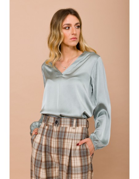 Blusa com decote em V em cetim de viscose Maryley