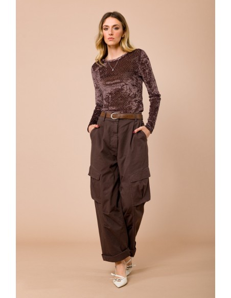Calças cargo com cinto na cintura e bolsos grandes com folga Maryley
