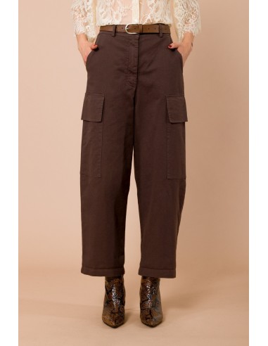 Calças cargo com vira. Cós na cintura e elástico na parte de trás Maryley