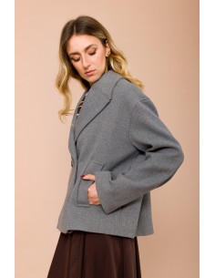 Casaco curto de abotoamento duplo com gola a bico Maryley 2