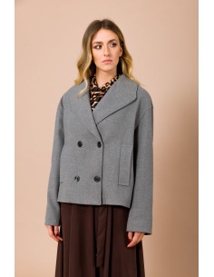 Casaco curto de abotoamento duplo com gola a bico Maryley