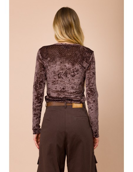 Blusa de manga comprida com gola redonda e strass por toda a peça Maryley