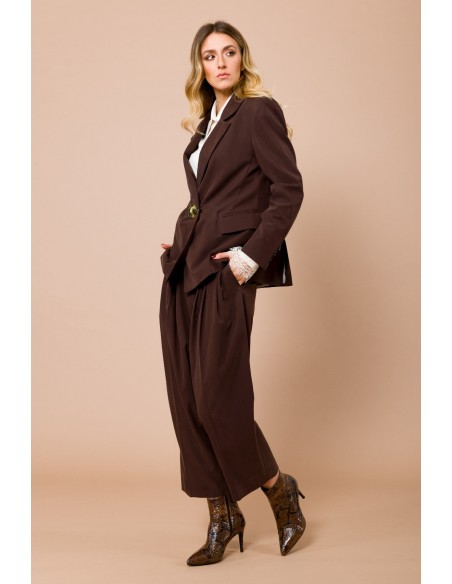 Calças com pregas frontais e cinto na cintura Maryley