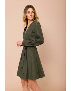 Vestido Curto Com Decote Em V. Saia Em Godé E Cinto Na Cintura Maryley 2