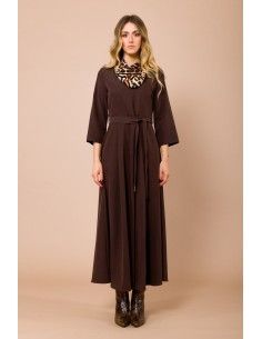 Vestido longo com manga 3/4. Cintura marcada e foulard combinado Maryley