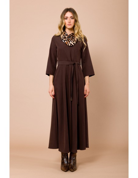 Vestido longo com manga 3/4. Cintura marcada e foulard combinado Maryley