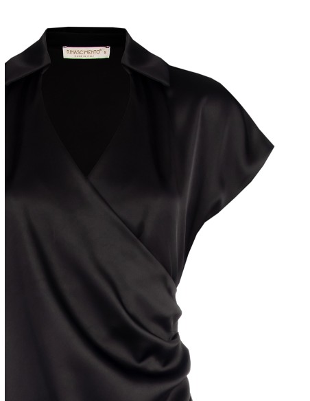 Vestido longo em cetim com decote em V drapeado Rinascimento