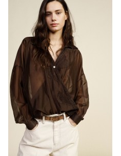 Camisa Semitransparente Com Renda E Gola Clássica Dixie