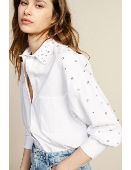 Camisa Longa com Tachas, Bolso e Gola Pontiaguda Dixie