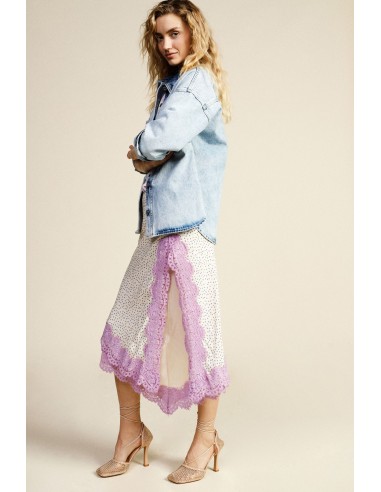 Saia midi com estampa de bolinhas e borda em renda Dixie